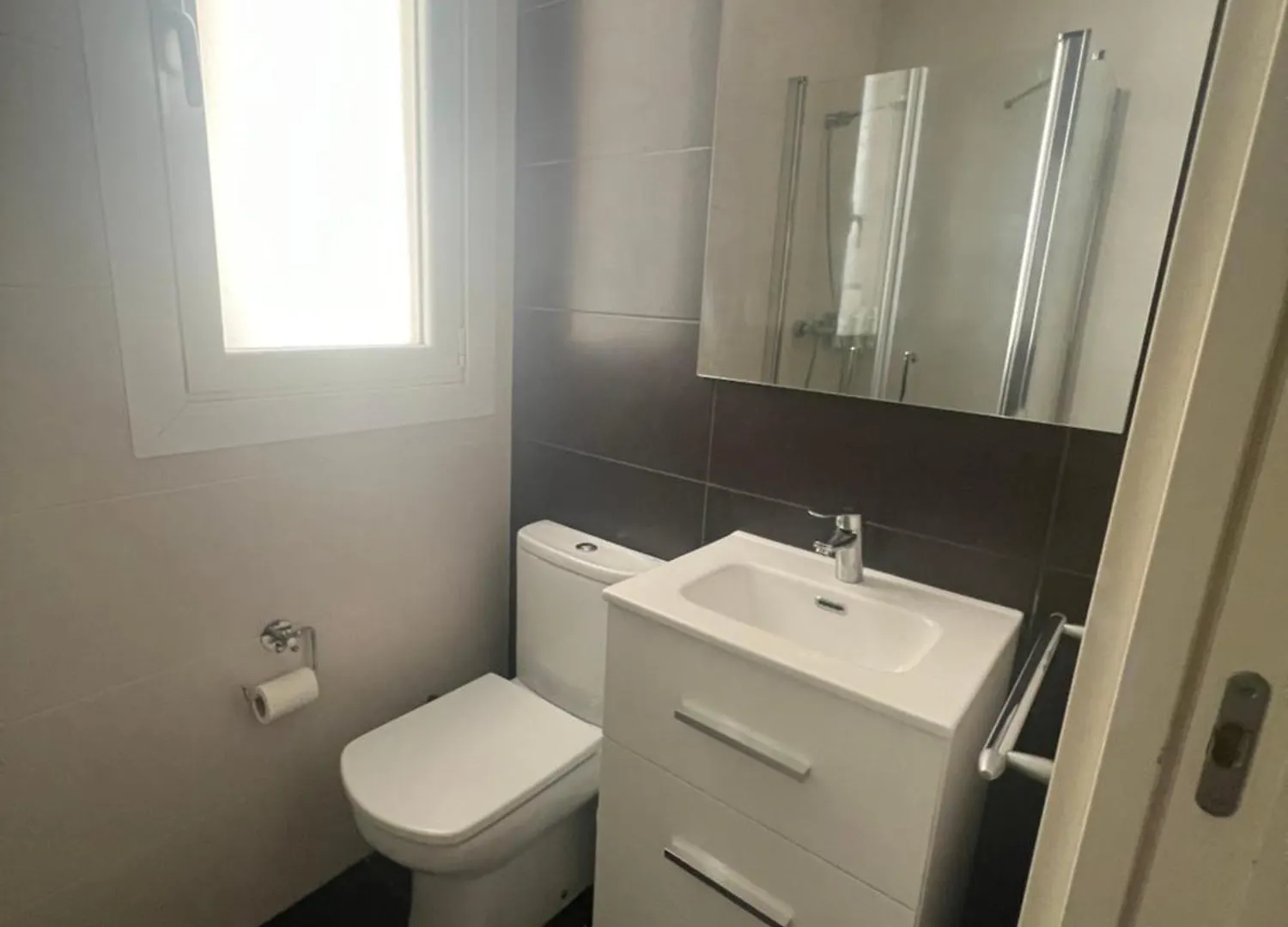 Homestay Egia Donostia- Habitacion En Casa Particular Apartment San Sebastian Spain